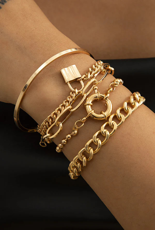 LAYERED GOLD BRACELET SET