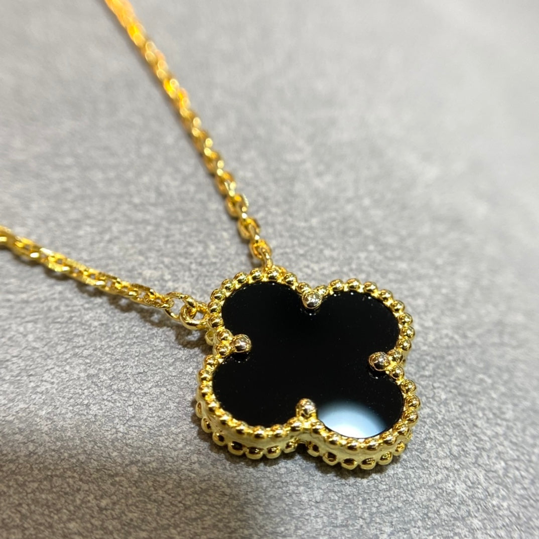 FOUR-LEAF CLOVER NECKLACE - BLACK