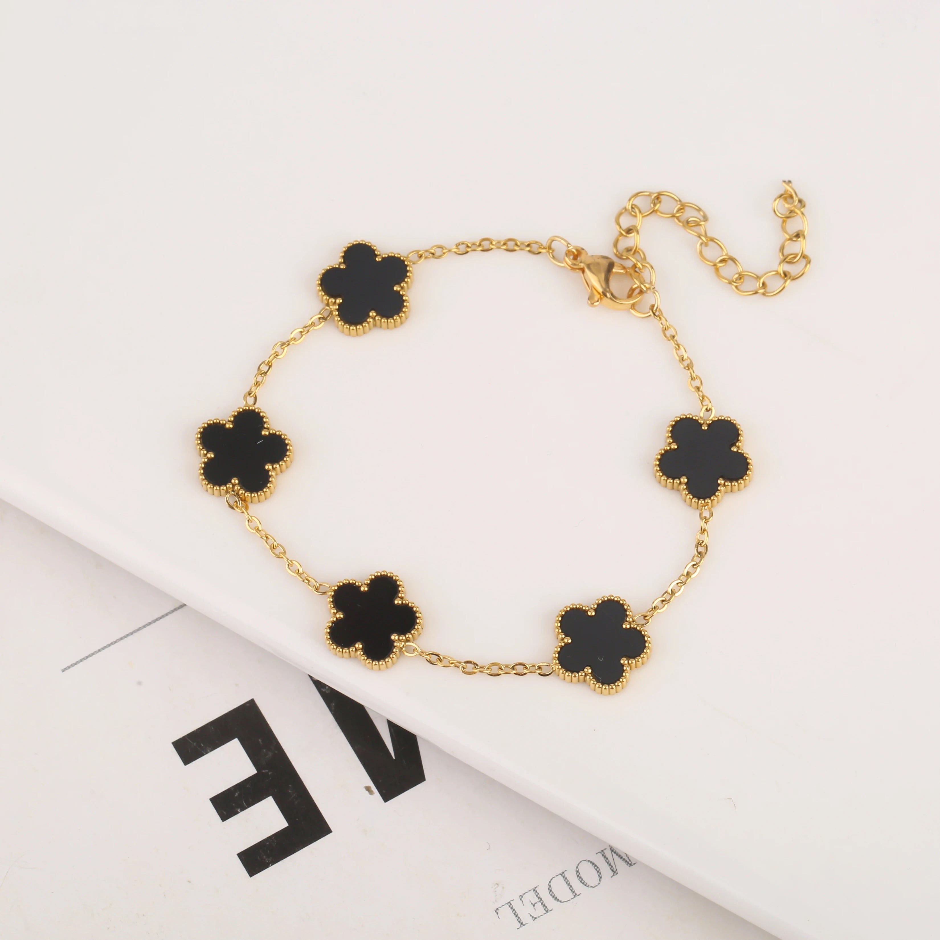 FOUR-LEAF CLOVER BRACELET- BLACK